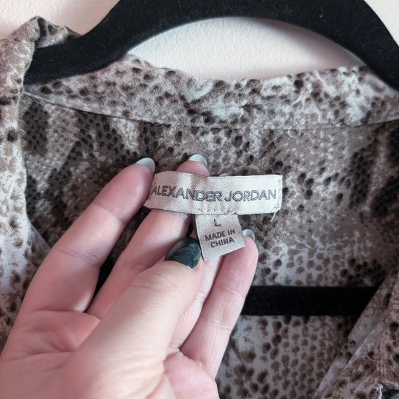Alexander Jordan Snake Print Crop Casual Button Up - Picture 3 of 7